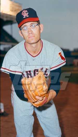 Name: Tom_Bradley 1970-az347.jpg
Views: 1670
Size: 15.5 KB