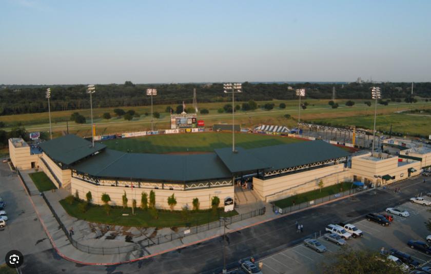 Name:  LA GRAVE FIELD.jpg
Views: 171
Size:  53.5 KB